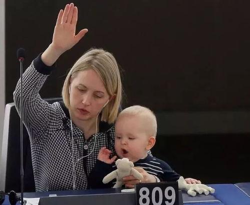 吃瓜奶娃,揭秘娱乐圈的甜蜜与苦涩