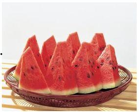 梦见自己口渴了吃瓜