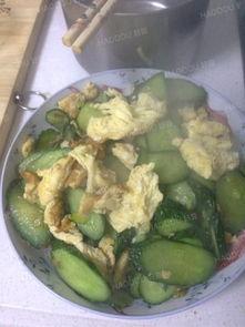 吃瓜同时可以吃鸡蛋吗,美味双享的夏日饮食新风尚