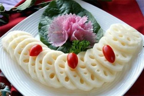 夏吃瓜秋吃藕,夏享清凉瓜果，秋品润泽藕香