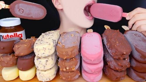 吃货小哥吃哈密瓜雪糕